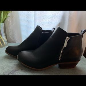 Women’s black leather bootie size 9.5